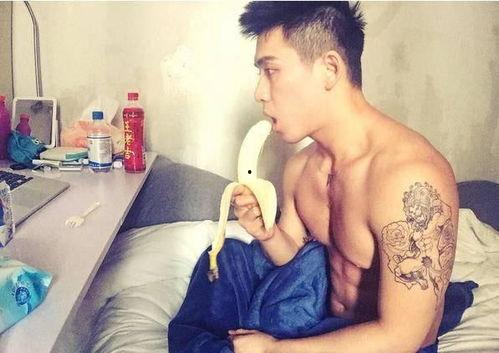 欧美混血腹肌帅哥视频,魅力四溢的肌肉盛宴