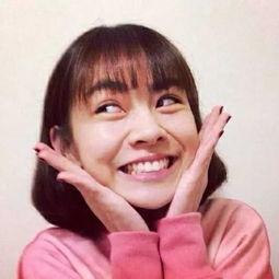 欧美假笑视频大全,笑中带泪的幽默盛宴