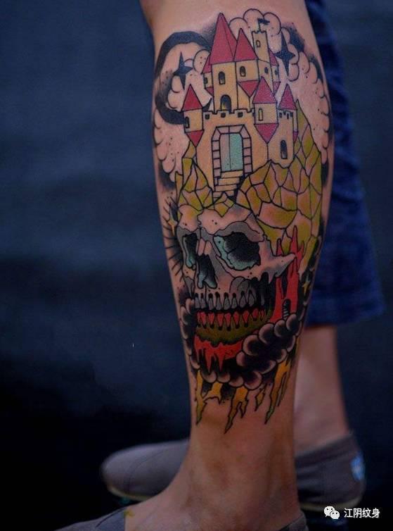 欧美纹身小腿小丑女视频