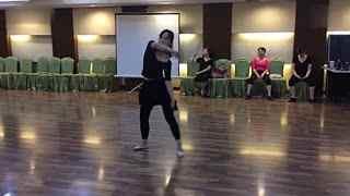 欧美健身表演视频,动感十足，肌肉线条尽显