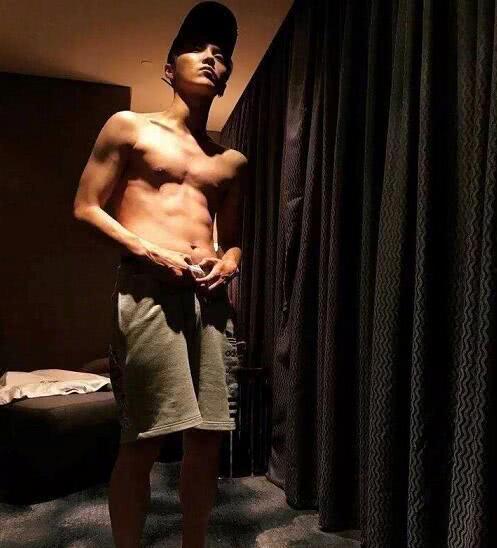 欧美胸肌成熟男人视频,力量与魅力的完美融合