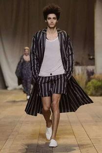 欧美春夏时装秀视频,色彩斑斓的时尚盛宴